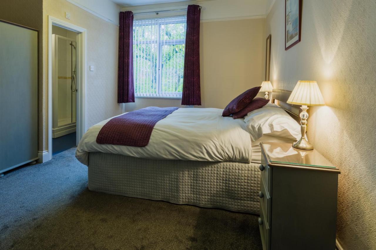 Relax At Rosscourt Guest House-Free On Site Parking (Adults Only) Bornemouth Extérieur photo