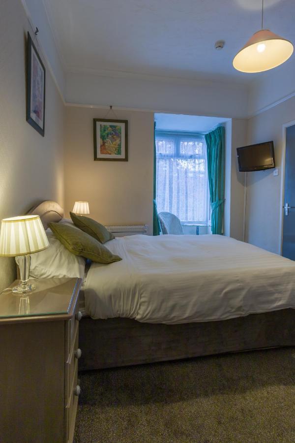 Relax At Rosscourt Guest House-Free On Site Parking (Adults Only) Bornemouth Extérieur photo