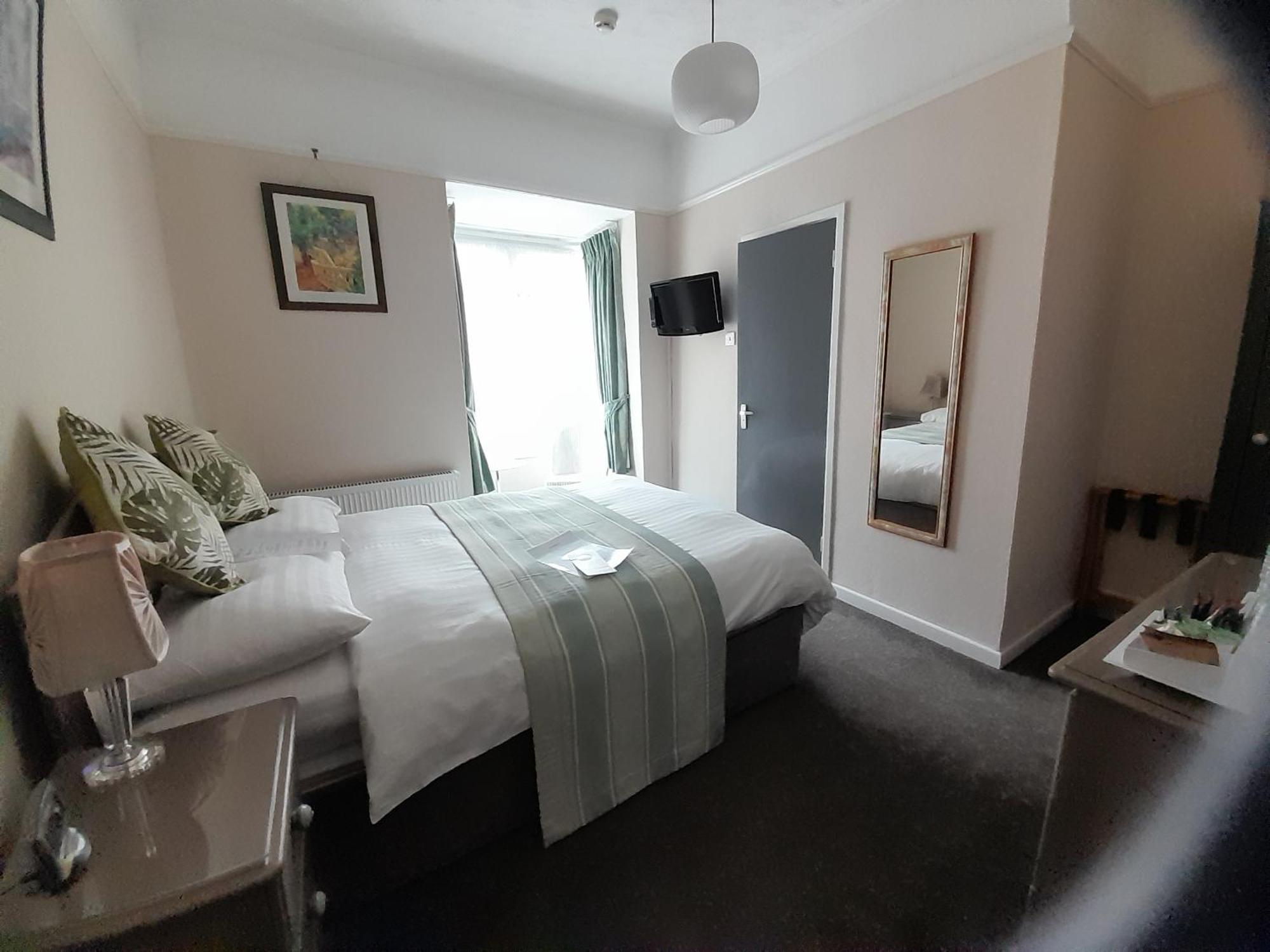 Relax At Rosscourt Guest House-Free On Site Parking (Adults Only) Bornemouth Extérieur photo